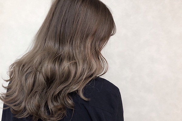 長さの2/3ブリーチのグラデーション